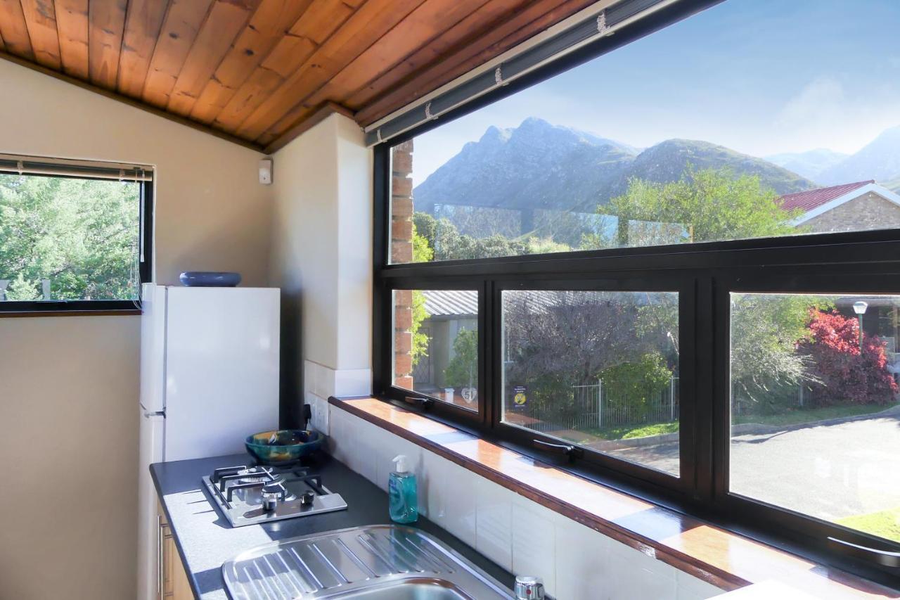 Shalom Self Catering Hotel Kleinmond Exterior foto